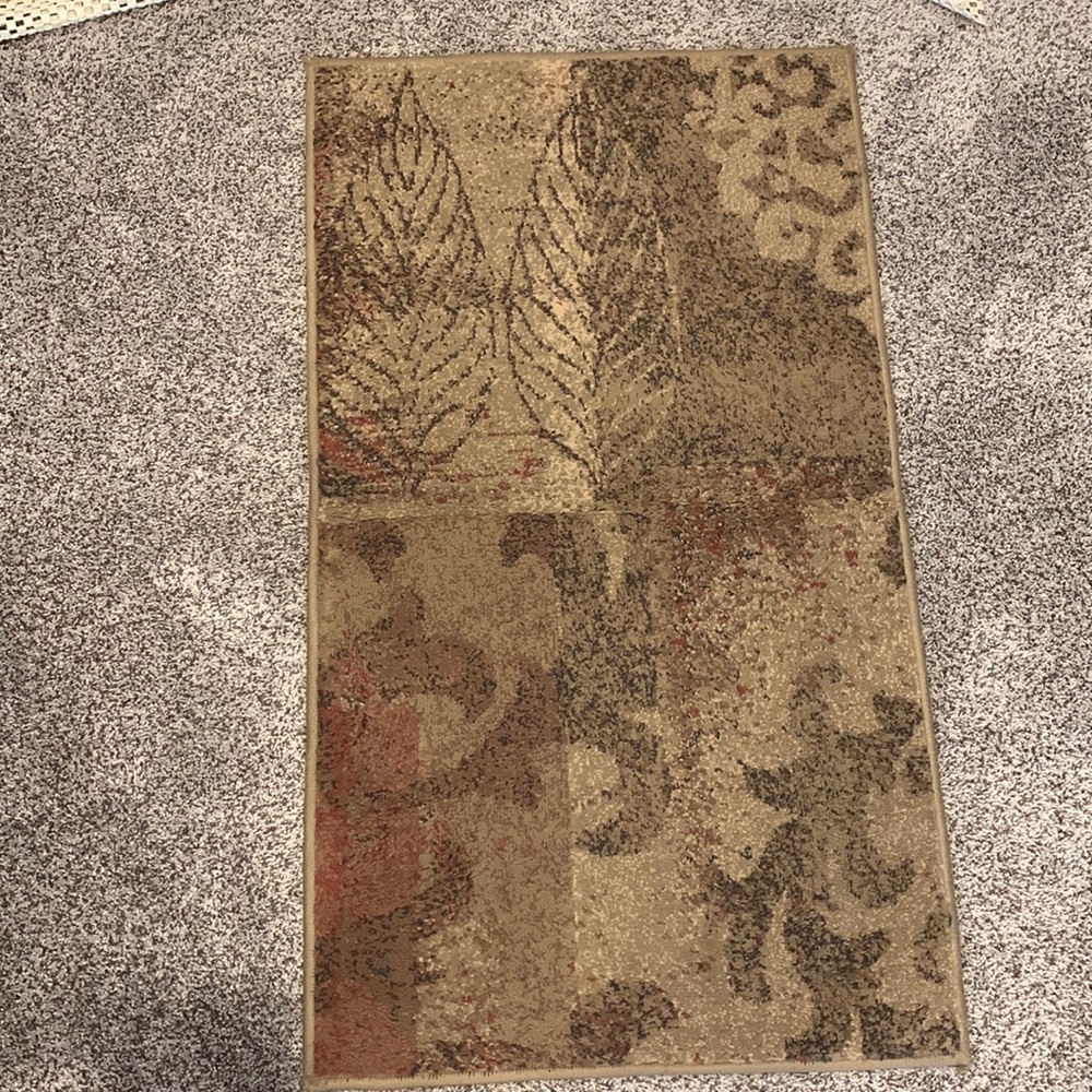 Oriental Weavers Elements red rug, 1’ 10”x 3’ 3”